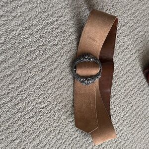 Stylish Tan Belt with Decorative Buckle